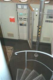 Bild zeigt den Aufgang zum ersten Obergeschoss des Radioteleskops Bild zeigt den Aufgang zum ersten Obergeschoss des Radioteleskops