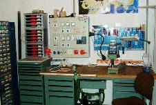 Bild zeigt die Werkstatt im Erdgeschoss des Radioteleskops Bild zeigt die Werkstatt im Erdgeschoss des Radioteleskops